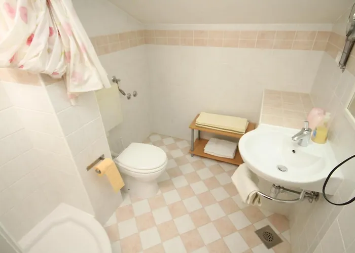 Lejlighed With Parking Space - 20700