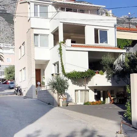 With A Parking Space - 20700 * Makarska