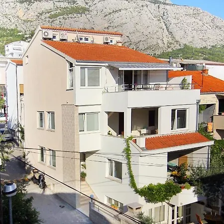 With A Parking Space - 20700 Apartment Makarska