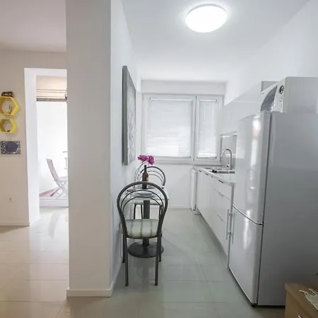 With A Parking Space - 20700 Apartment Makarska