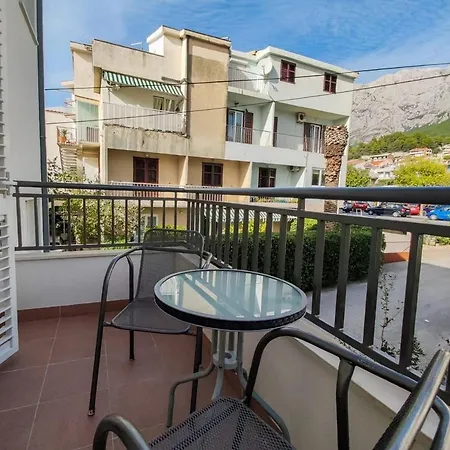 With A Parking Space - 20700