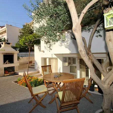 With Parking Space - 20700 Apartman